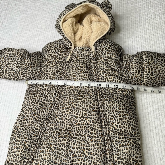 Baby Gap Cold Control Max Puffer One Piece Snowsuit Size 12-24 Months Cheetah - Picture 13 of 16